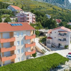 Apartmanok Parkolóhellyel Duce, Omis - 9437 Duće