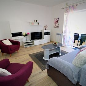 Apartmanok és Szobák Parkolóhellyel Pag - 13060