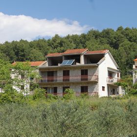 Apartmanok Parkolóhellyel Jelsa, Hvar - 8789 Jelsa