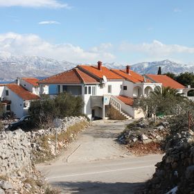 Apartmanok Parkolóhellyel Supetar, Brac - 7535 Supetar