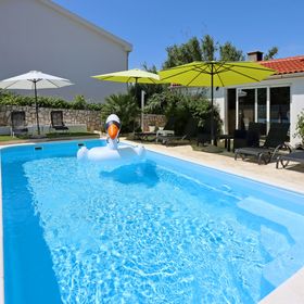 Apartmanok A Tenger Mellett Medencével Pag - 6412