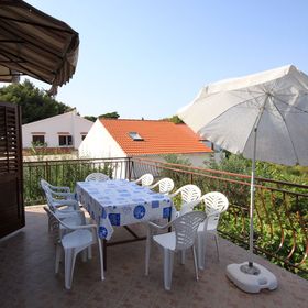 Apartmanok A Tenger Mellett Ugljan - 8264