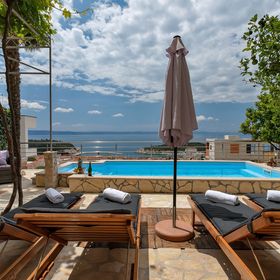 Apartmanok és Szobák Medencével Makarska - 6643