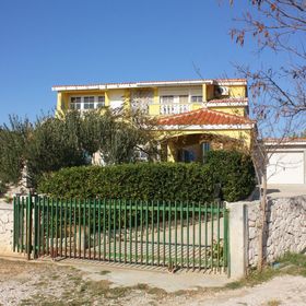 Apartmanok Parkolóhellyel Rtina - Stosici, Zadar - 5881 Rtina - Stošići