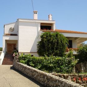 Apartmanok Parkolóhellyel Punat, Krk - 5428 Punat