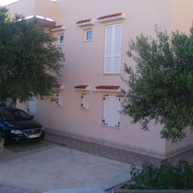 Apartmanok Parkolóhellyel Banjol, Rab - 4956 Banjol