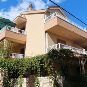 Apartmanok Parkolóhellyel Basina, Hvar - 12420 Basina