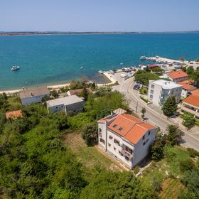 Apartmanok és Szobák A Tenger Mellett Vrsi - Mulo, Zadar - 5848 Vrsi - Mulo