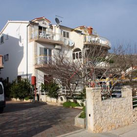 Apartmanok Parkolóhellyel Grebastica, Sibenik - 4867 Grebaštica