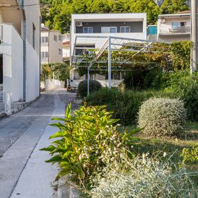 Apartmanok Parkolóhellyel Omis - 2745 Omiš