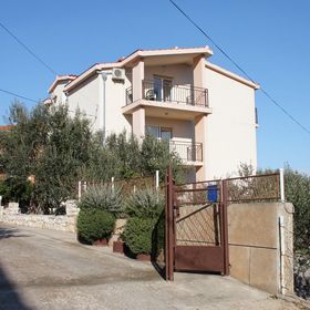 Apartmanok Parkolóhellyel Slatine, Ciovo - 5998 Slatine