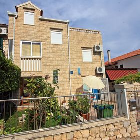 Apartmanok Internet Hozzáféréssel Supetar, Brac - 5665 Supetar