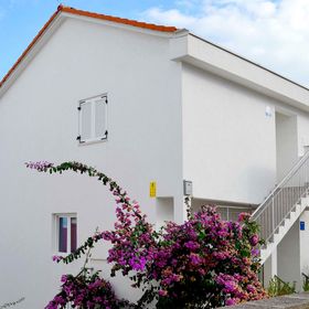 Apartmanok Parkolóhellyel Necujam, Solta - 5178 Nečujam