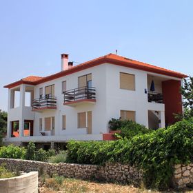 Apartmanok A Tenger Mellett Ugljan - 830