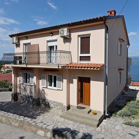 Apartmanok és Szobák Parkolóhellyel Vrbnik, Krk - 5299 Vrbnik