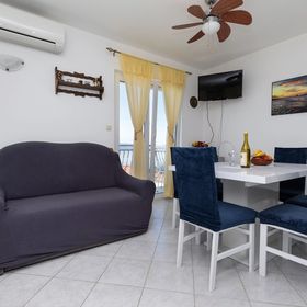 Apartmanok Parkolóhellyel Mimice, Omis - 2805 Mimice