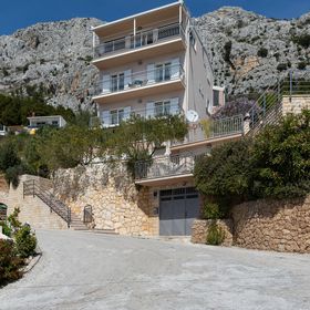 Apartmanok Parkolóhellyel Mimice, Omis - 2805 Mimice