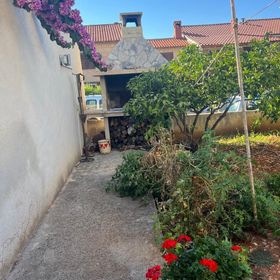 Apartmanok Parkolóhellyel Supetar, Brac - 13165 Supetar