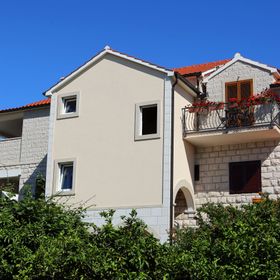 Apartmanok Parkolóhellyel Supetar, Brac - 13165 Supetar