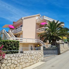 Apartmanok Parkolóhellyel Lun, Pag - 4062 Lun