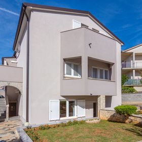 Apartmanok Parkolóhellyel Medulin - 2274