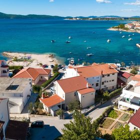 Apartmanok A Tenger Mellett Brodarica, Sibenik - 4221 Brodarica