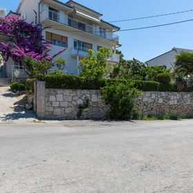 Apartmanok Parkolóhellyel Sumpetar, Omis - 9436 Sumpetar