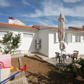 Családi Apartmanok A Tenger Mellett Preko, Ugljan - 8232 Preko