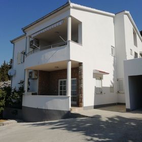 Apartmanok Parkolóhellyel Starigrad, Paklenica - 12939 Starigrad