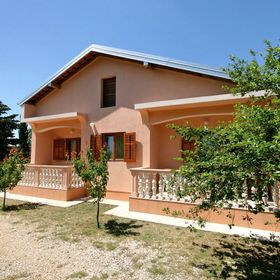 Apartmanok Parkolóhellyel Rovanjska, Paklenica - 6209 Rovanjska