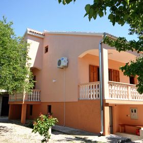 Apartmanok Parkolóhellyel Rovanjska, Paklenica - 6209 Rovanjska