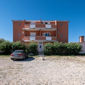 Apartmanok A Tenger Mellett Razanac, Zadar - 5766 Ražanac