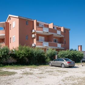 Apartmanok A Tenger Mellett Razanac, Zadar - 5766 Ražanac