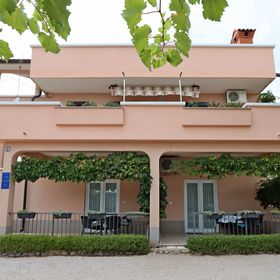 Apartmanok Parkolóhellyel Kornic, Krk - 415 Kornić