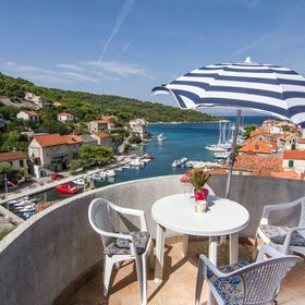 Apartmanok A Tenger Mellett Stomorska, Solta - 8650 Stomorska