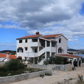 Apartmanok A Tenger Mellett Razanj, Rogoznica - 8361 Ražanj