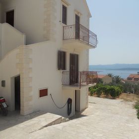 Apartmanok Parkolóhellyel Bol, Brac - 2890 Bol