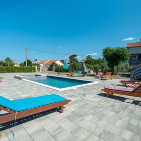 Apartmanok Családok Részére Medencével Privlaka, Zadar - 5762 Privlaka