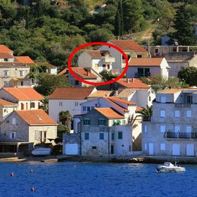 Apartmanok Parkolóhellyel Vis - 2436