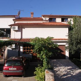 Apartmanok Parkolóhellyel Fazana - 7153 Fažana