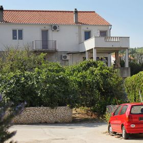 Apartmanok Parkolóhellyel Supetar, Brac - 5627 Supetar