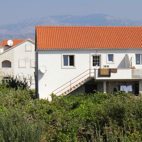 Apartmanok Parkolóhellyel Supetar, Brac - 5627 Supetar