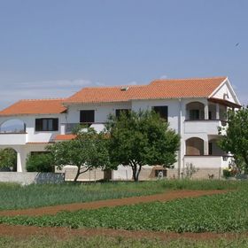 Családi Apartmanok A Tenger Mellett Povljana, Pag - 230 Povljana