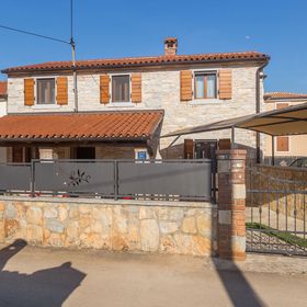 Apartmanok Parkolóhellyel Tar, Porec - 13245 Tar