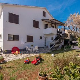 Apartmanok Parkolóhellyel Novigrad - 2536