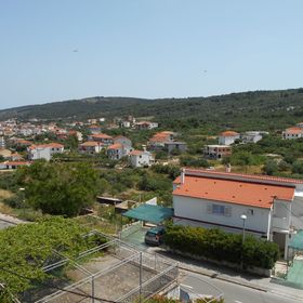 Apartmanok Parkolóhellyel Slatine, Ciovo - 12811 Slatine