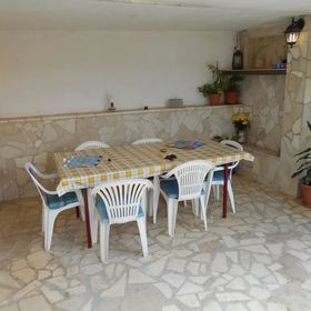 Apartmanok Parkolóhellyel Slatine, Ciovo - 12811 Slatine