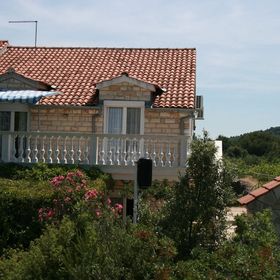 Apartmanok és Szobák Parkolóhellyel Jezera, Murter - 5082 Jezera