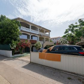 Apartmanok Parkolóhellyel Povljana, Pag - 227 Povljana