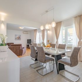 Apartmanok A Tenger Mellett Slatine, Ciovo - 11047 Slatine